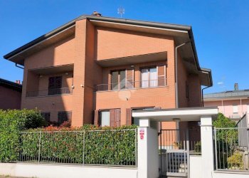 Portion of a house Via Torquato Tasso, Cormano - photo 4