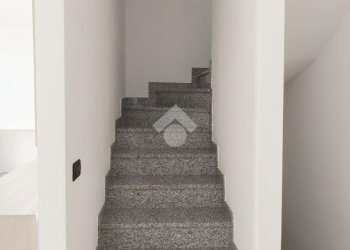 Portion of a house Via Torquato Tasso, Cormano - photo 24