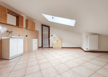 Portion of a house Via Torquato Tasso, Cormano - photo 41