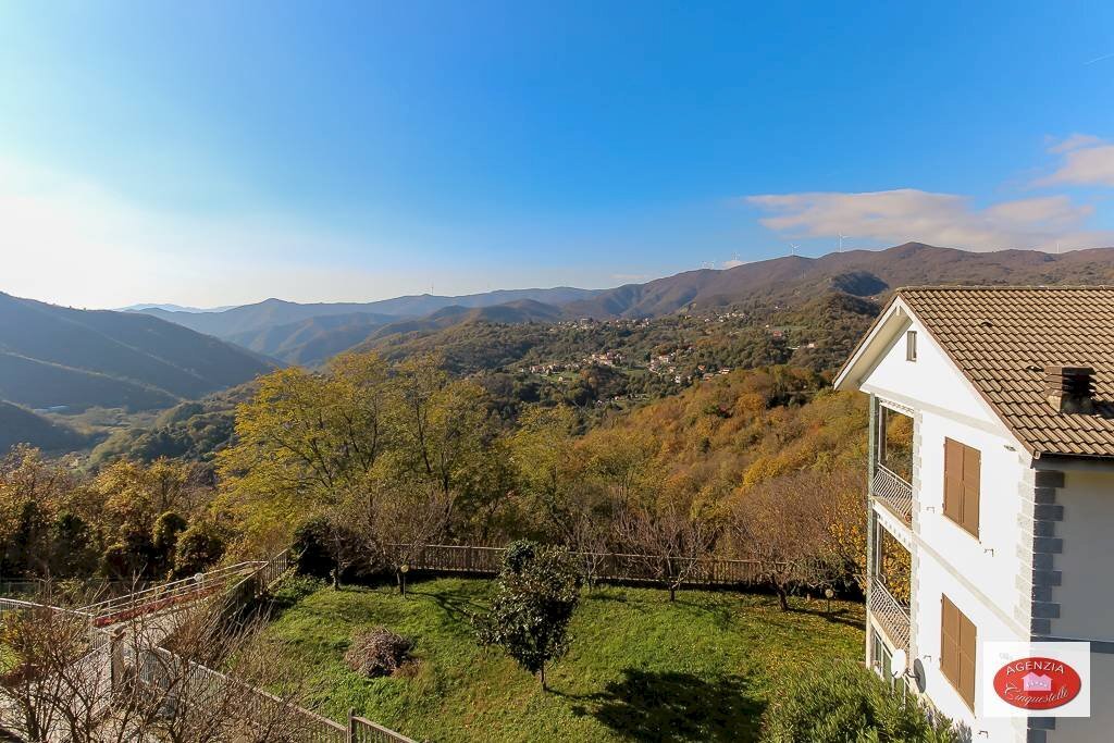 Villa quadrifamiliare con vista mare - Quadrilocale Loc. Rocca
 
10, Stella - foto 2