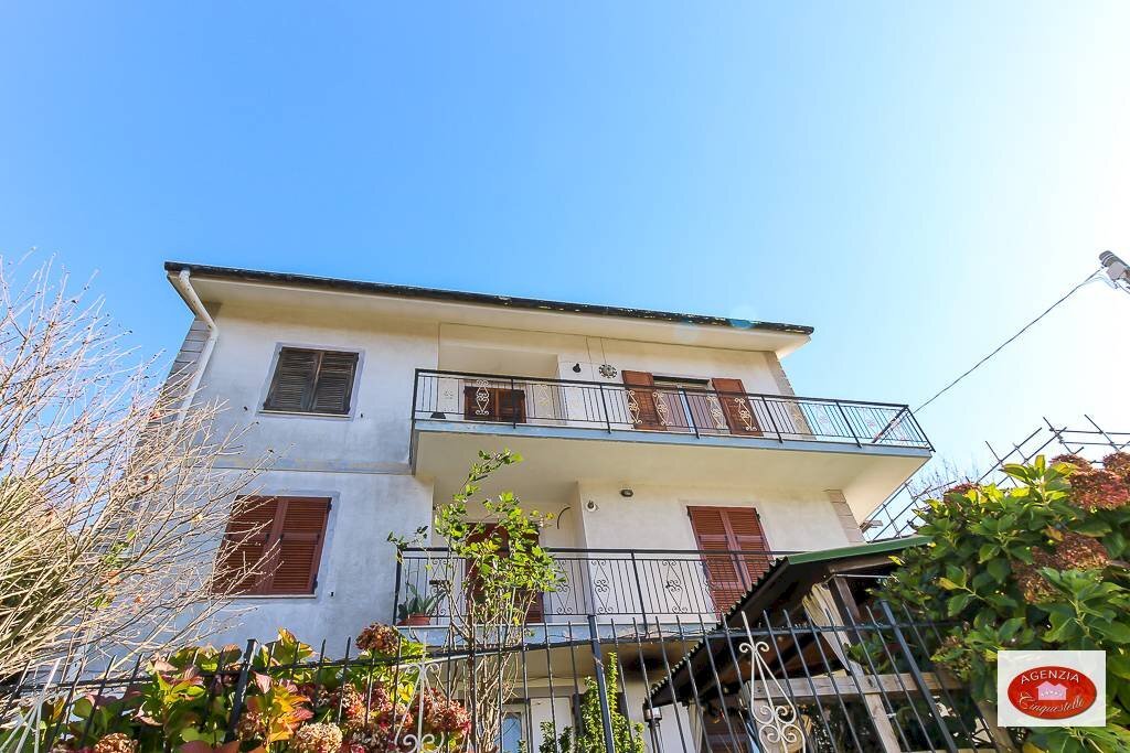 La villa - Quadrilocale Loc. Rocca
 
10, Stella - foto 1