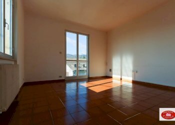 Salone con balconata - Quadrilocale Loc. Rocca
 
10, Stella - foto 8