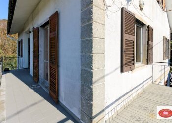 Balconata ad angolo con vista mare - Quadrilocale Loc. Rocca
 
10, Stella - foto 22