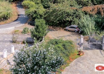 Il cortile comune - Quadrilocale Loc. Rocca
 
10, Stella - foto 27