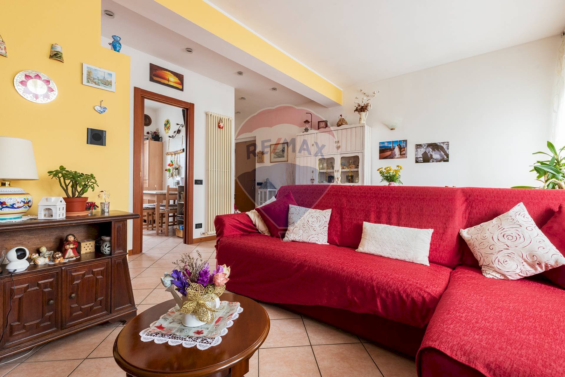 Soggiorno - Trilocale via Verdi
 
95, Cocquio-Trevisago - foto 2