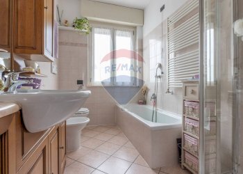 Bagno - Trilocale via Verdi
 
95, Cocquio-Trevisago - foto 13