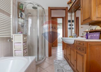 Bagno - Trilocale via Verdi
 
95, Cocquio-Trevisago - foto 14