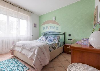 Camera / camera da letto - Trilocale via Verdi
 
95, Cocquio-Trevisago - foto 16