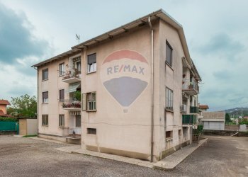 Edificio all\'aperto - Trilocale via Verdi
 
95, Cocquio-Trevisago - foto 23