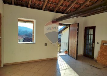 Stanza vuota - Bilocale Via Vanetti, Inarzo - foto 1