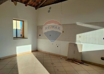 Stanza vuota - Bilocale Via Vanetti, Inarzo - foto 2