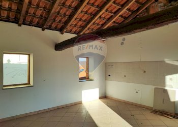 Stanza vuota - Bilocale Via Vanetti, Inarzo - foto 4