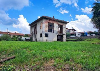 Casa all\'aperto - Villa Via Martiri della Libertà
 
501, Travedona-Monate - foto 1