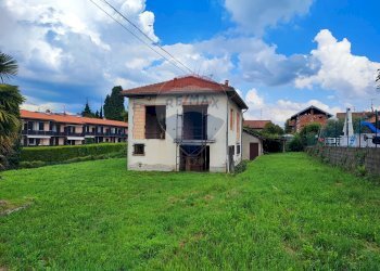 Casa all\'aperto - Villa Via Martiri della Libertà
 
501, Travedona-Monate - foto 2