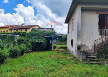 Giardino - Villa Via Martiri della Libertà
 
501, Travedona-Monate - foto 8