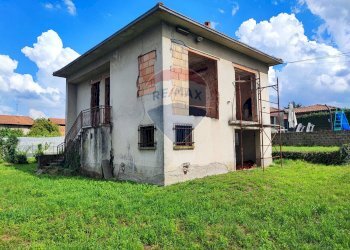 Casa all\'aperto - Villa Via Martiri della Libertà
 
501, Travedona-Monate - foto 11