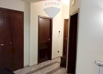 Hall / corridoio - Appartamento Via Pistoia
 
49, Bronte - foto 15