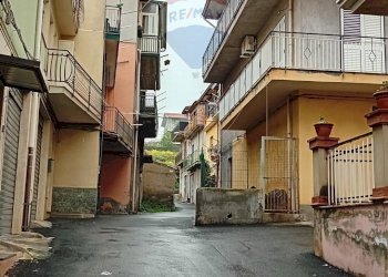 Edificio all\'aperto - Appartamento Via Pistoia
 
49, Bronte - foto 16