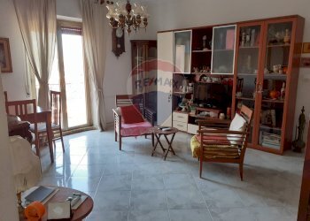 Sala da pranzo - Trilocale via Timoleone
 
86, Catania - foto 1