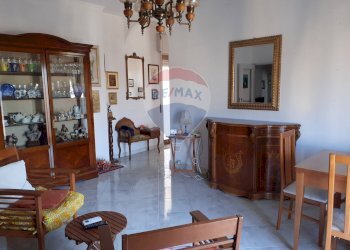 Sala da pranzo - Trilocale via Timoleone
 
86, Catania - foto 3