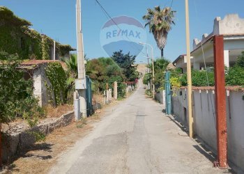 Edificio all\'aperto - Villa a Schiera Contrada Desusino
 
snc, Butera - foto 1