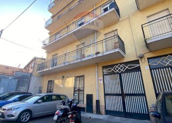 Edificio all\'aperto - Appartamento Via Principe Umberto
 
39, Aci Sant'Antonio - foto 1