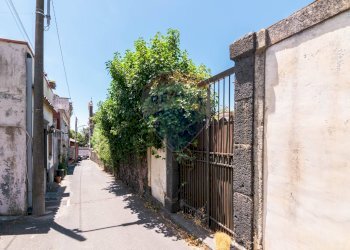 Edificio all\'aperto - Villa via san rocco
 
1-3, Mascalucia - foto 24