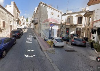 Edificio all\'aperto - Locale Commerciale corso Regina Elena
 
86, Modica - foto 5