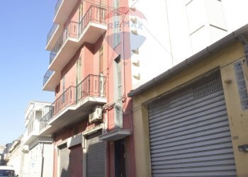 Edificio all\'aperto - Independent house Via Ruggero Settimo
 
206/208, Vittoria - photo 5