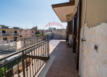 Balcone - Trilocale Vico Bellini
 
3, Bitonto - foto 13