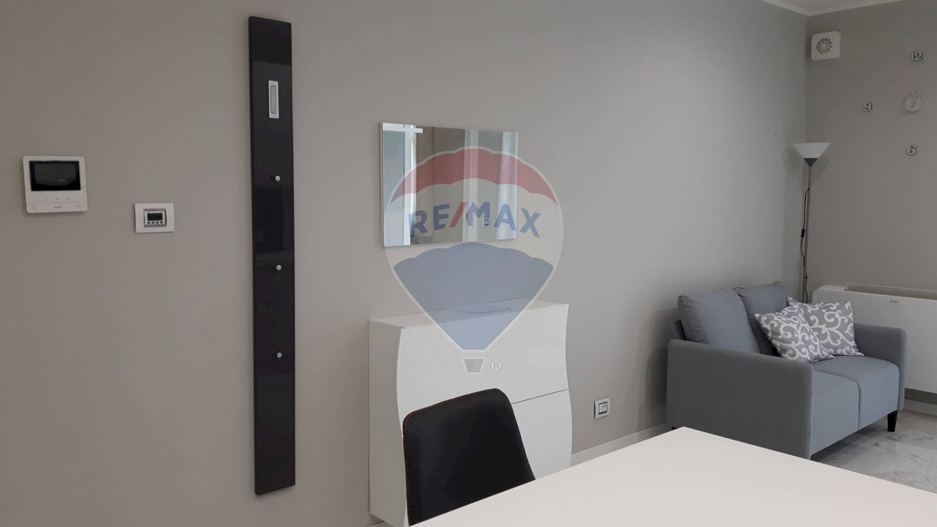 Sala da pranzo - Two-room apartment Via Emilia Est
 
46, Parma - photo 1