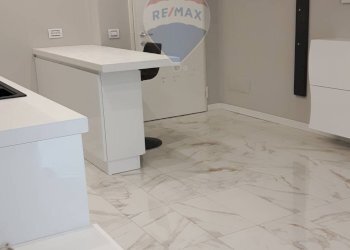 Bagno - Two-room apartment Via Emilia Est
 
46, Parma - photo 3