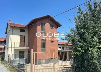 Facciata - Casa indipendente via Alessandro Manzoni, Ciriè - foto 1