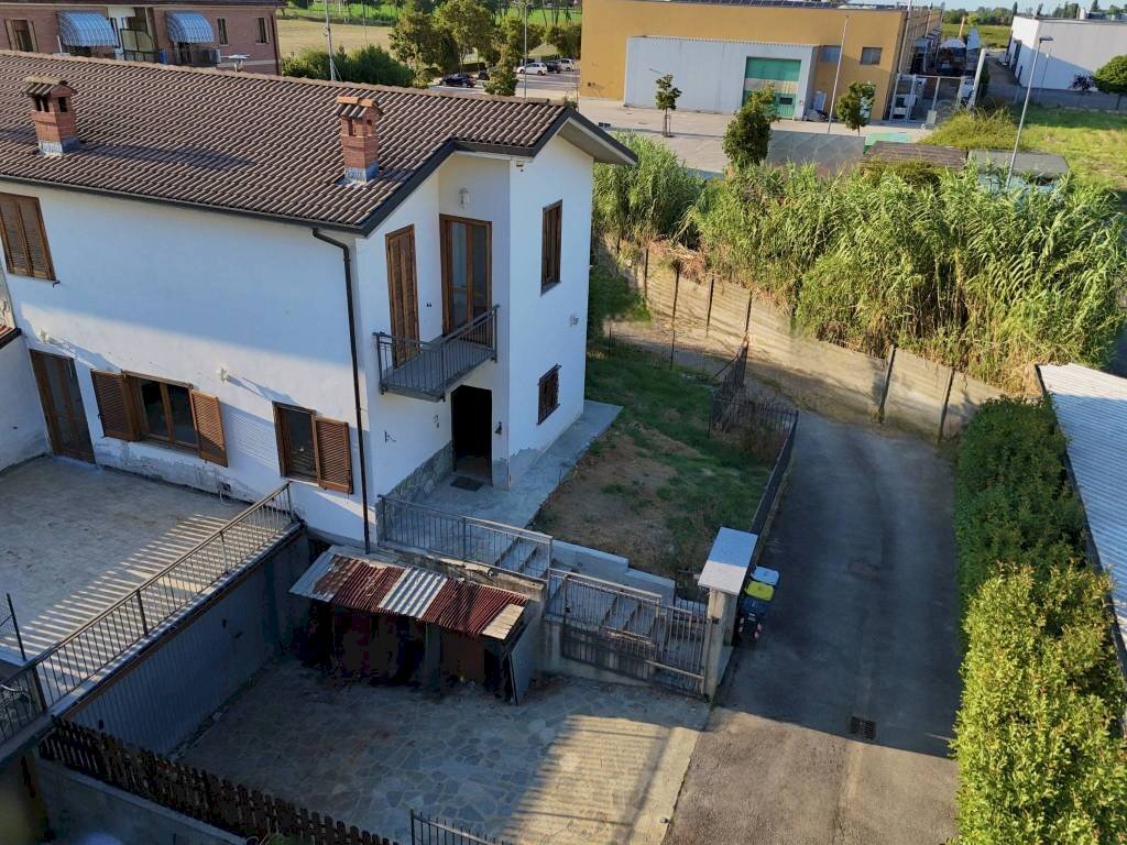 Facciata - Villa corso Silvio Pilotti, Tortona - photo 2