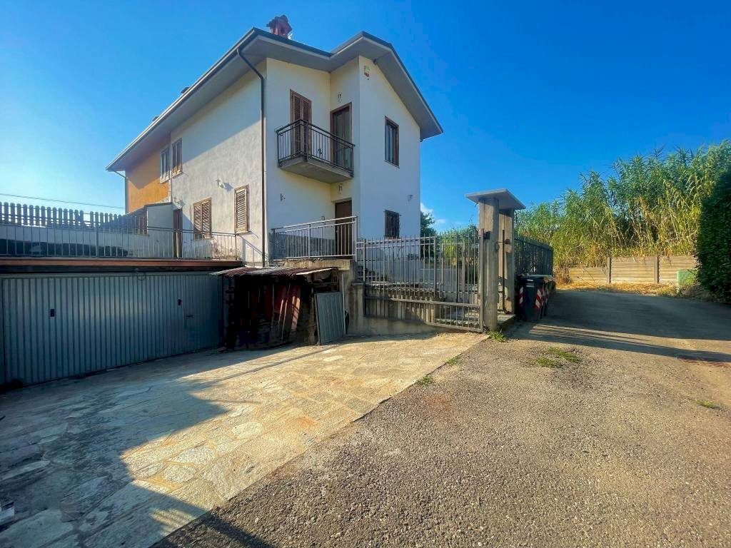 Facciata - Villa corso Silvio Pilotti, Tortona - photo 3