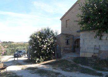 Foto 8 - Rustico Contrada Collelungo
 
17, Monsampolo del Tronto - foto 8