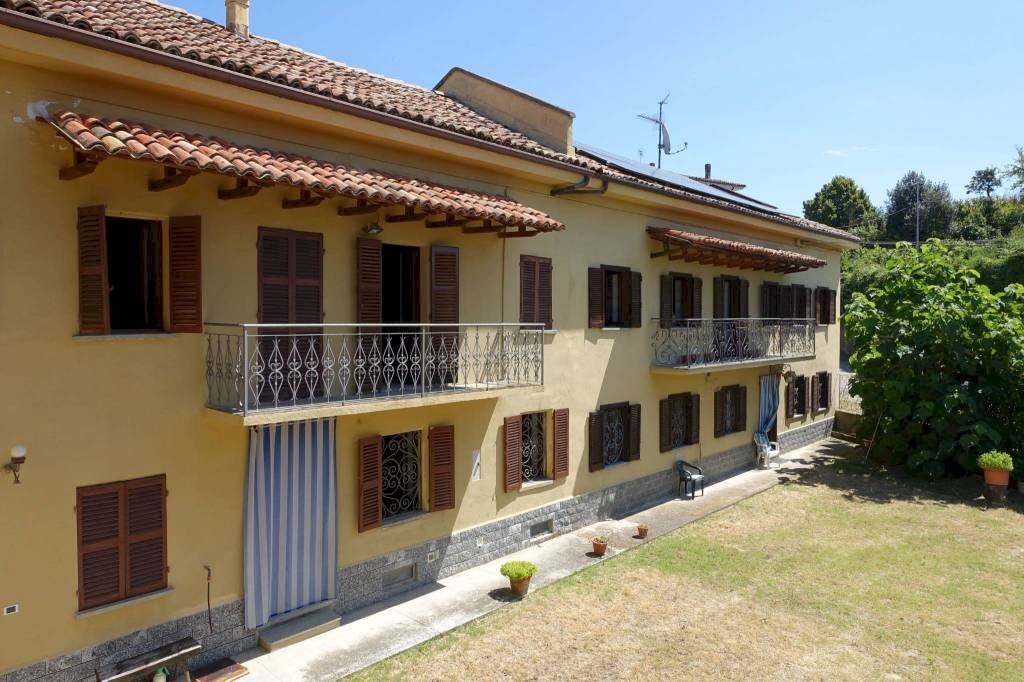 Facciata - Rustico via Umberto I, San Marzano Oliveto - foto 2