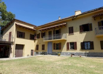 Facciata - Rustic via Umberto I, San Marzano Oliveto - photo 1