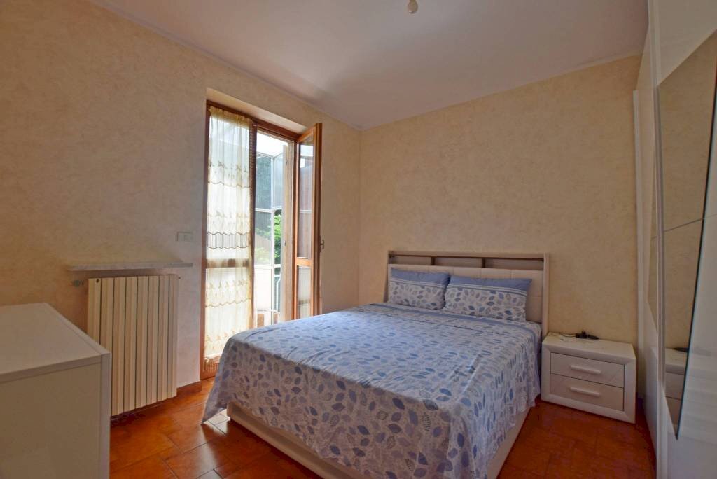 Camera da letto - Trilocale via Rocchini, 27, San Michele Mondovì - foto 2
