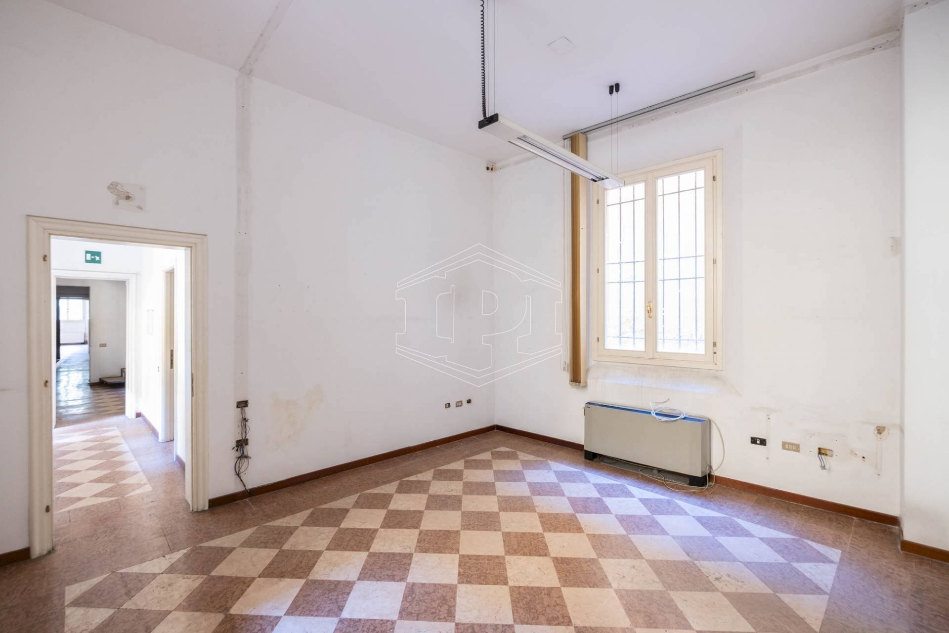 Four-room apartment Strada Maggiore, Bologna (neighborhood Centro Storico) - photo 2