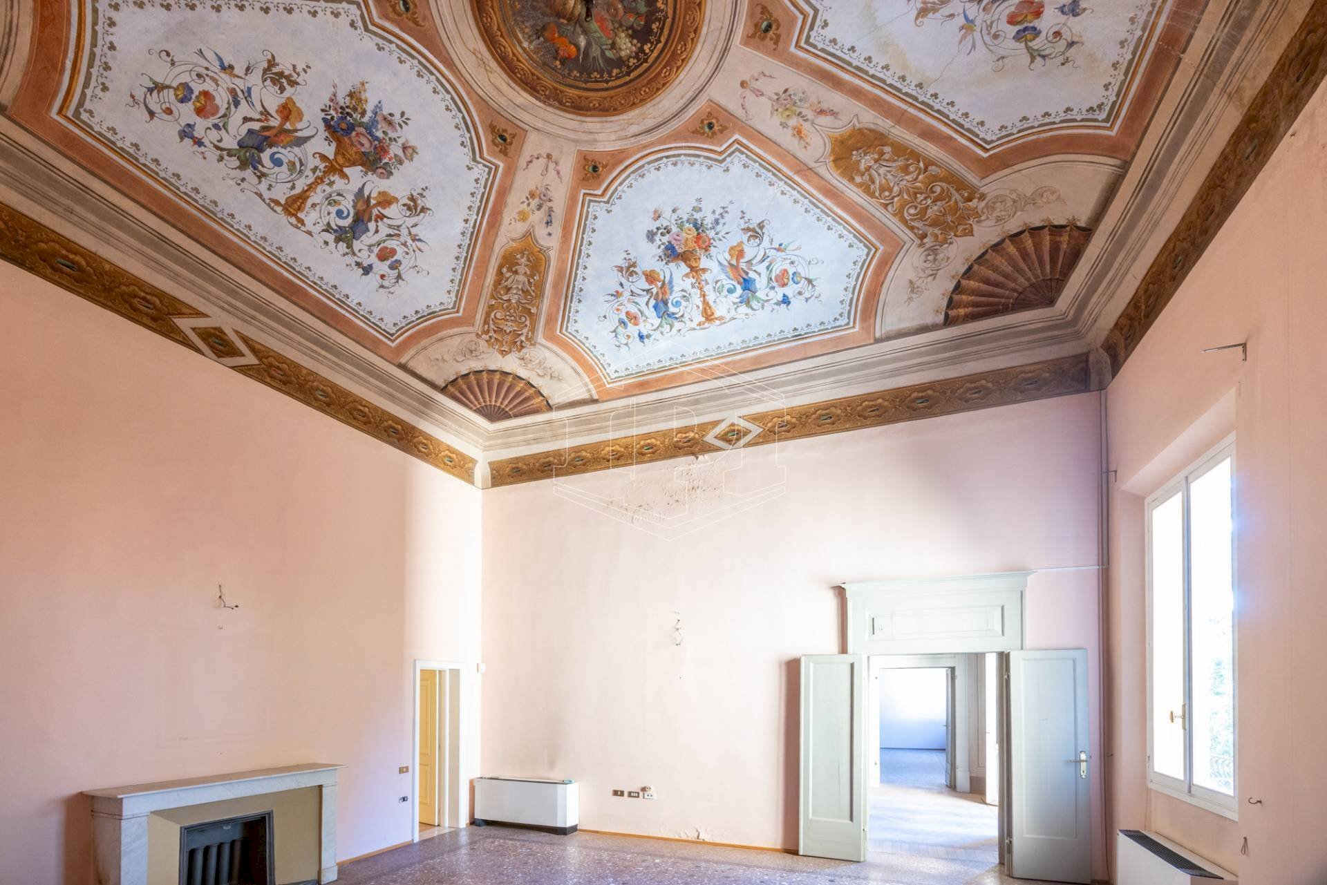 Two-room apartment Strada Maggiore, Bologna (neighborhood Centro Storico) - photo 2