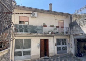 Foto 1 - Casa indipendente via Domenico Ciociola
 
71, Montella - foto 1