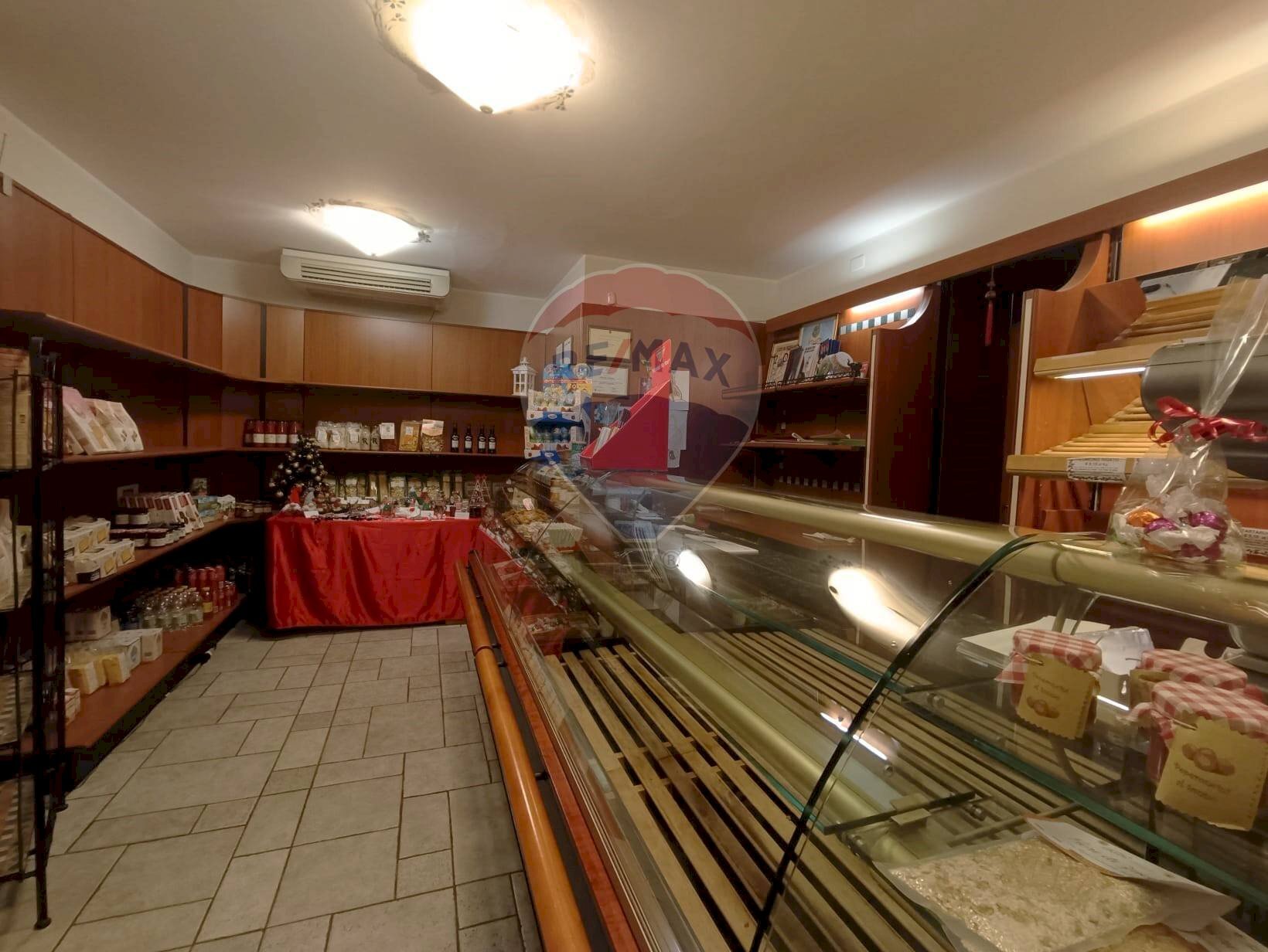 Cucina - Attività Commerciale Lurano - foto 3