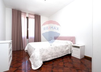 Camera / camera da letto - Villa Via Contardo Ferrini
 
75, Arcore - photo 33