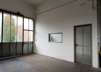 Foto 2 - Commercial Premises Mirandola - photo 2