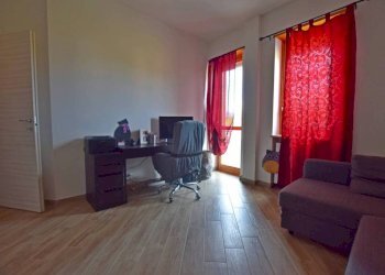 Camera da letto - Appartamento via Alessandro Manzoni, 14, Mondovì - foto 14