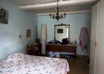 Camera da letto - Bilocale via della Coscia, 2, Genova (zona Sampierdarena) - foto 4