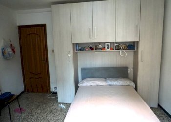 Camera da letto - Bilocale via della Coscia, 2, Genova (zona Sampierdarena) - foto 6