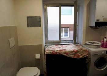 Bagno - Bilocale via della Coscia, 2, Genova (zona Sampierdarena) - foto 10