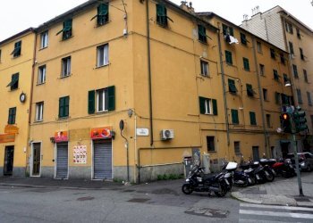 Facciata - Bilocale via della Coscia, 2, Genova (zona Sampierdarena) - foto 16